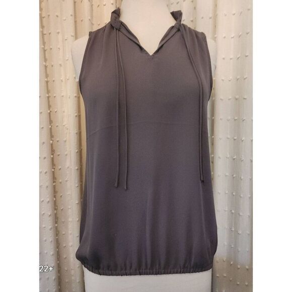 T26 Maurices gray sleeveless blouse - Picture 1 of 9